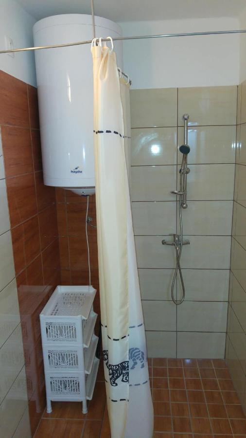 Rozika Apartman Ii. ハイデゥソボスロー エクステリア 写真