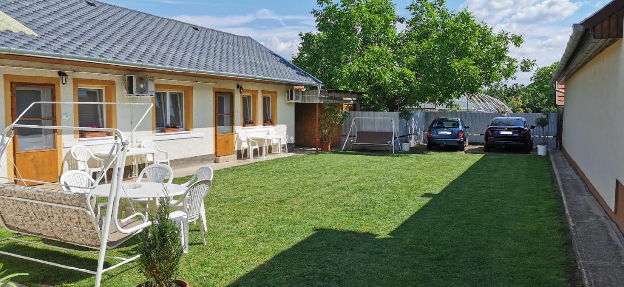 Rozika Apartman Ii. ハイデゥソボスロー エクステリア 写真