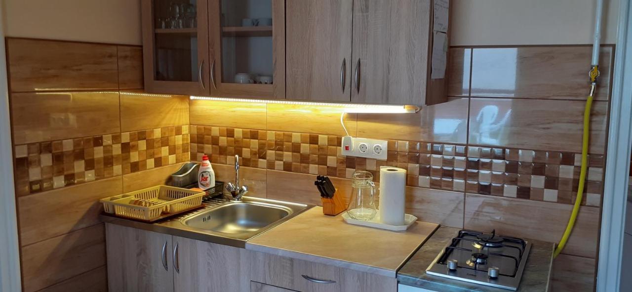 Rozika Apartman Ii. ハイデゥソボスロー エクステリア 写真